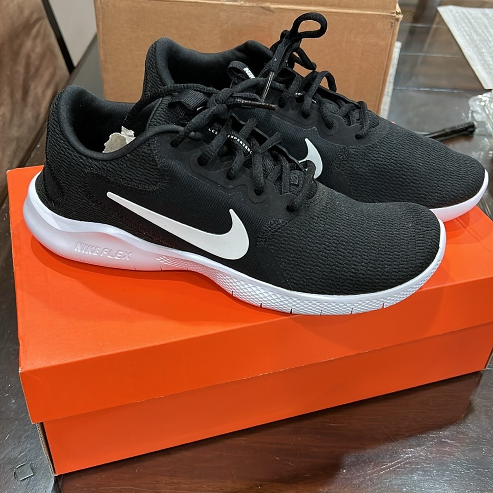 Men’s Nike Flex Sz 7 -NWB